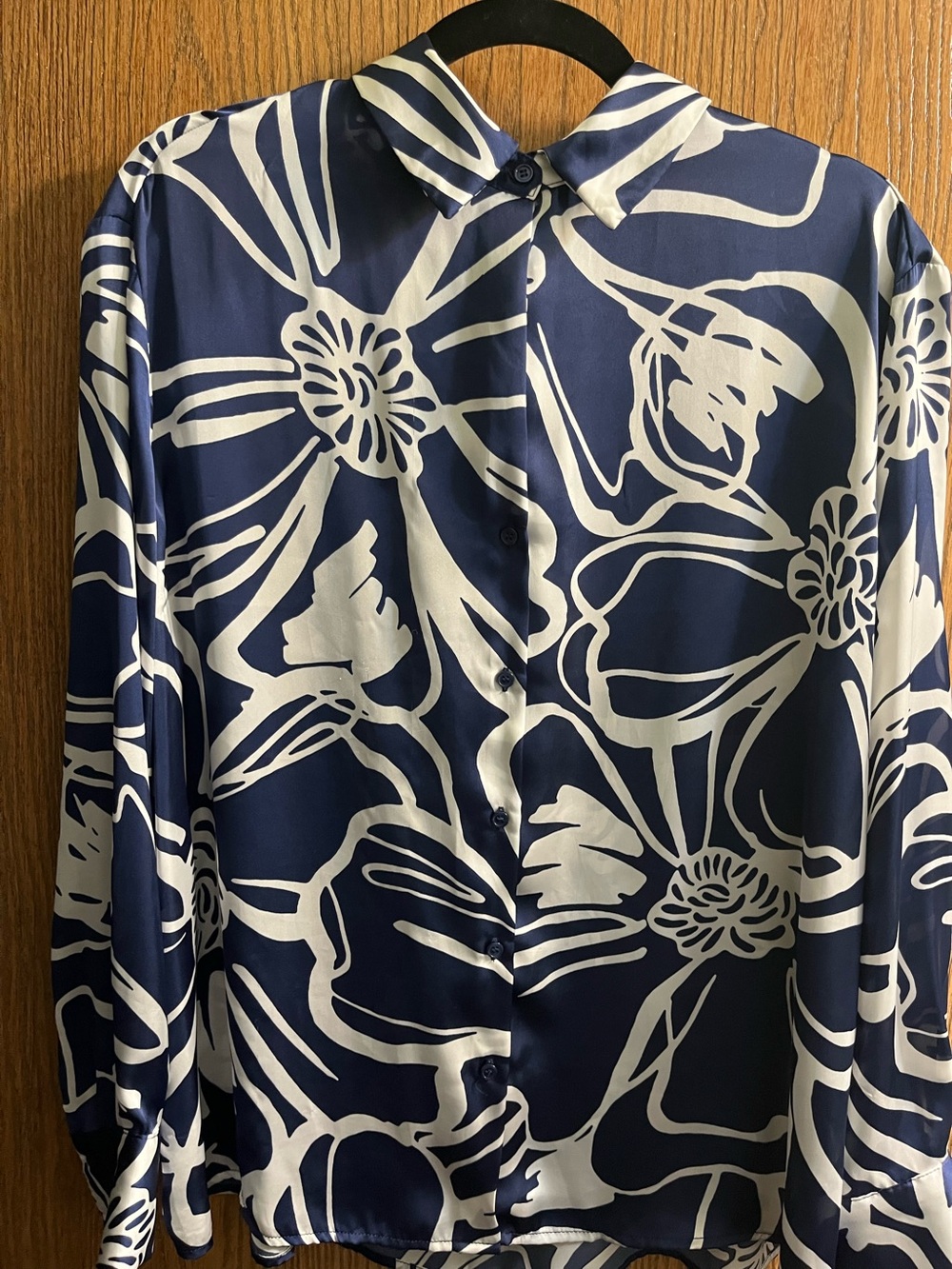 Haver Blair London Women's satin-like Navy Blue and White Floral Button-Up Shirt